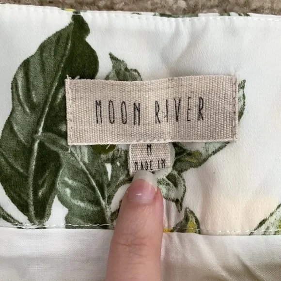 Moon river lemon print shorts - Picture 4 of 4